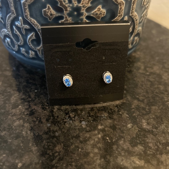 Genuine blue spinel oval gemstones, Sterling silver 925 studded earrings - Picture 3 of 7